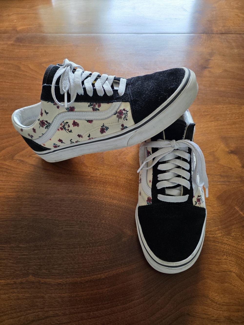 VANS Black and Cream Floral Sneakers Size 8